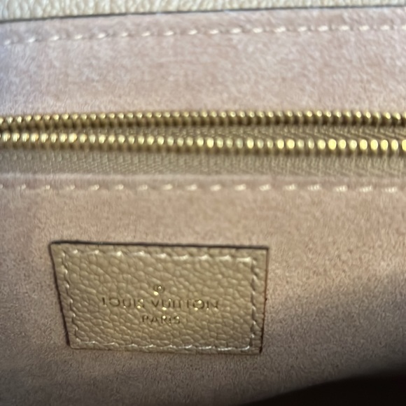 ***SOLD*** Louis Vuitton 2021 Monogram Empreinte Vavin PM - Picture 6 of 10